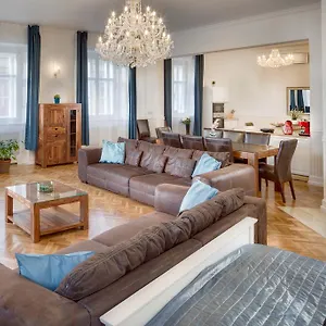 Smetanovo Nabrezi - Riverview Old Town Appartement